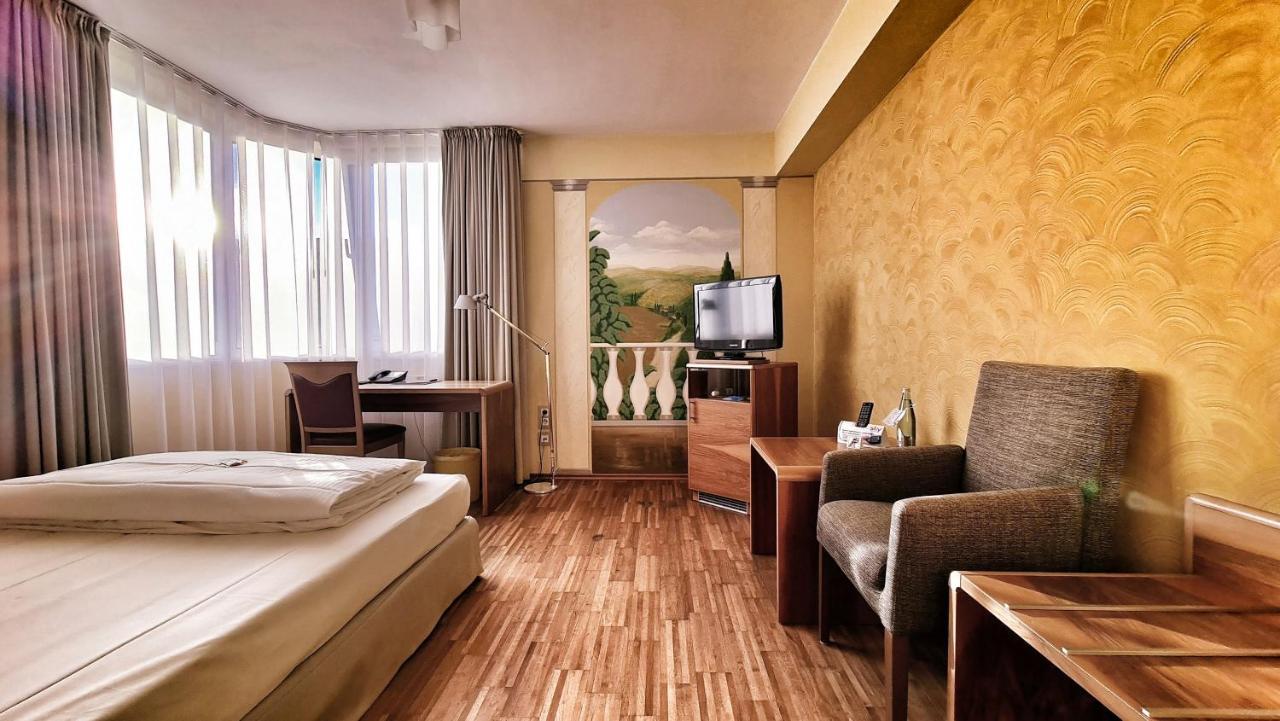 Hotel Restaurant Felix Бенсхайм Экстерьер фото